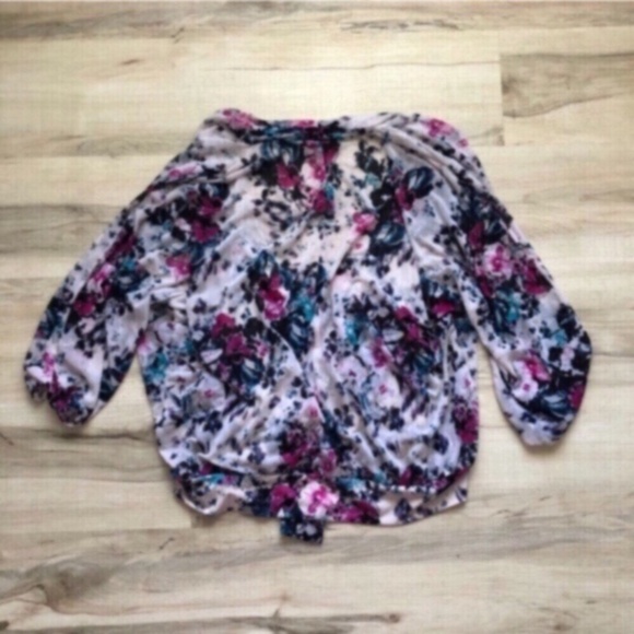 Jennifer Lopez Multicolor Floral Blouse - Picture 3 of 8